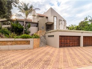 6 Bed House in Newlands