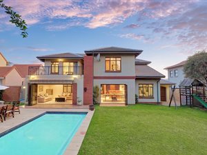 4 Bed House in Eagle Canyon Golf Estate