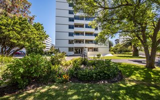 2 Bedroom Apartment in Claremont Upper