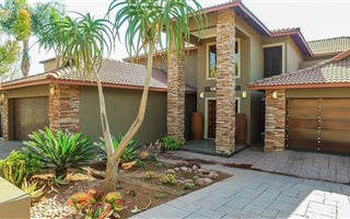 4 Bedroom House in Eldoraigne
