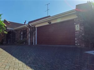 3 Bedroom Simplex in Stirling