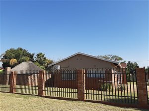 3 Bed House in Mooinooi