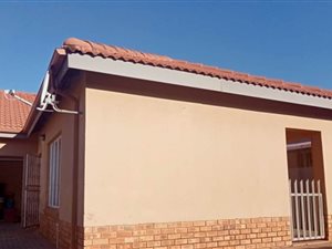 3 Bed Townhouse in Waterval East