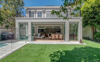 4 Bedroom House in Dennegeur