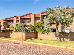 3 Bed Townhouse in Constantia Kloof