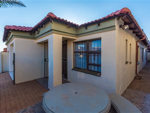 3 Bed House in Protea North