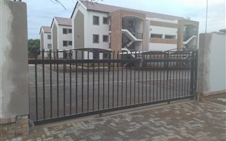 2 Bedroom Apartment in Montana Park