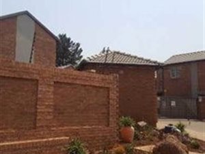 3 Bed Townhouse in Raslouw AH