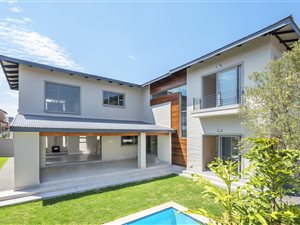 4 Bed House in Waterfall Country Village