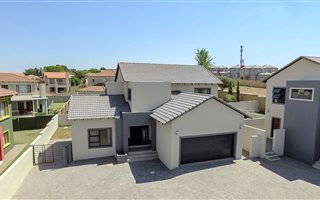 4 Bedroom Townhouse in Thatchfield