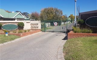 2 Bedroom House in Comet