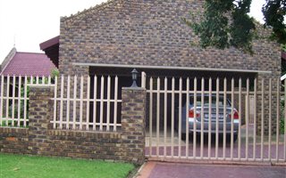 3 Bedroom House in Falcon Ridge