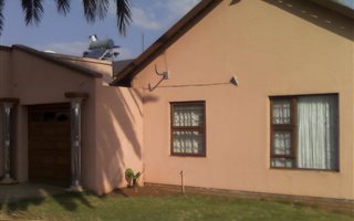 3 Bedroom House in Eldorado Park