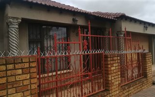 3 Bedroom House in Kwaguqa