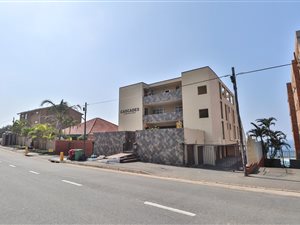 2 Bed Apartment in Amanzimtoti