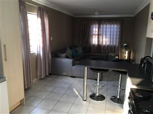 3 Bed House in Robertsham