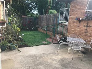 2 Bed Flat in Parkdene