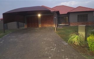 6 Bedroom House in Rustenburg North
