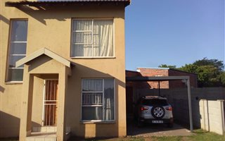 2 Bedroom Townhouse in Vanderbijlpark CW5