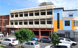 800 m² Commercial space in Zonnebloem