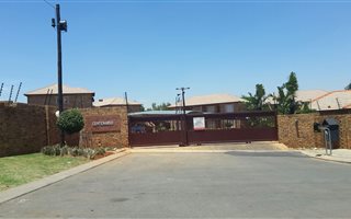 2 Bedroom Apartment in Strubens Valley