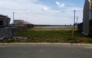 250 m² Land available in Golden Gardens