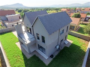 3 Bed House in Leloko