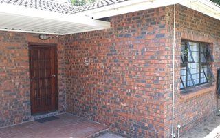1 Bedroom Garden Cottage in Meerensee