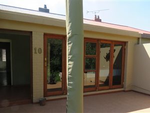 3 Bed House in Thornhill Estate