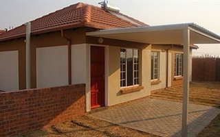 2 Bedroom House in The Reeds