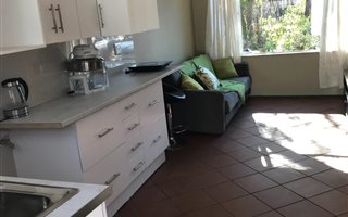1 Bedroom Garden Cottage in Clubview