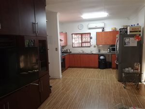 2 Bed Townhouse in Vanderbijlpark SE