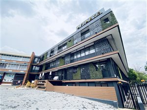 174 m² Commercial space in Lynnwood Glen