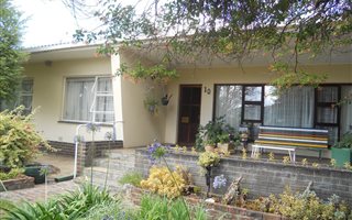 4 Bedroom House in Graaff Reinet