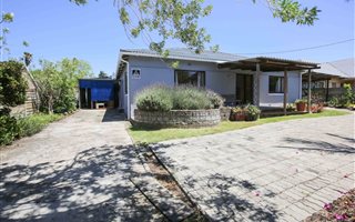 3 Bedroom House in Greenfields