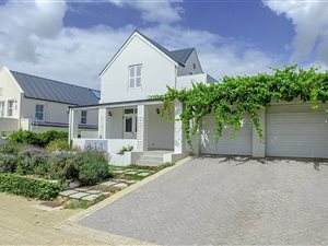3 Bed House in Vlottenburg