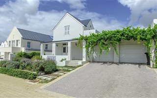 3 Bedroom House in Vlottenburg