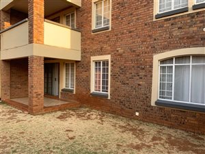 3 Bed Townhouse in Die Hoewes