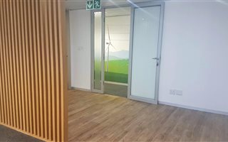 139 m² Commercial space in Claremont