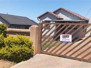 2 Bed House in Lotus Gardens