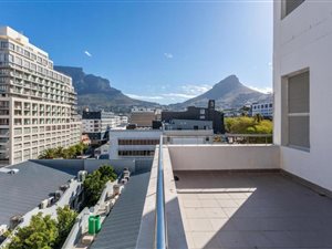 2 Bed Apartment in Cape Town City Centre
