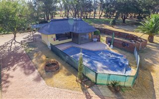 5 Bedroom House in Walkers Fruit Farms