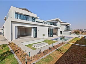 4 Bed House in Waterfall Country Estate