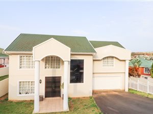 4 Bed House in Mt Edgecombe