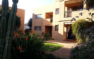 1 Bedroom Townhouse in Waterkloof Ridge
