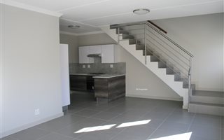 3 Bedroom Duplex in Willaway