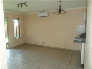2 Bed Apartment in Veld En Vlei