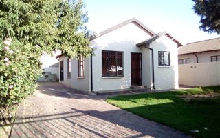 2 Bedroom House in Birch Acres
