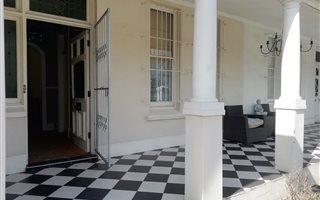 900 m² Office Space in Berea