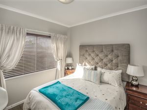 3 Bed House in Weybridge Park